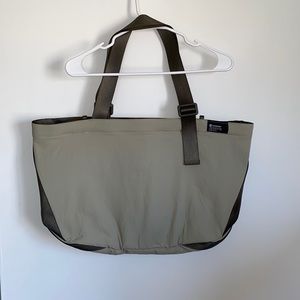 Lululemon Clean Lines Tote Bag 2L (Color: Raw Linen/Rover)